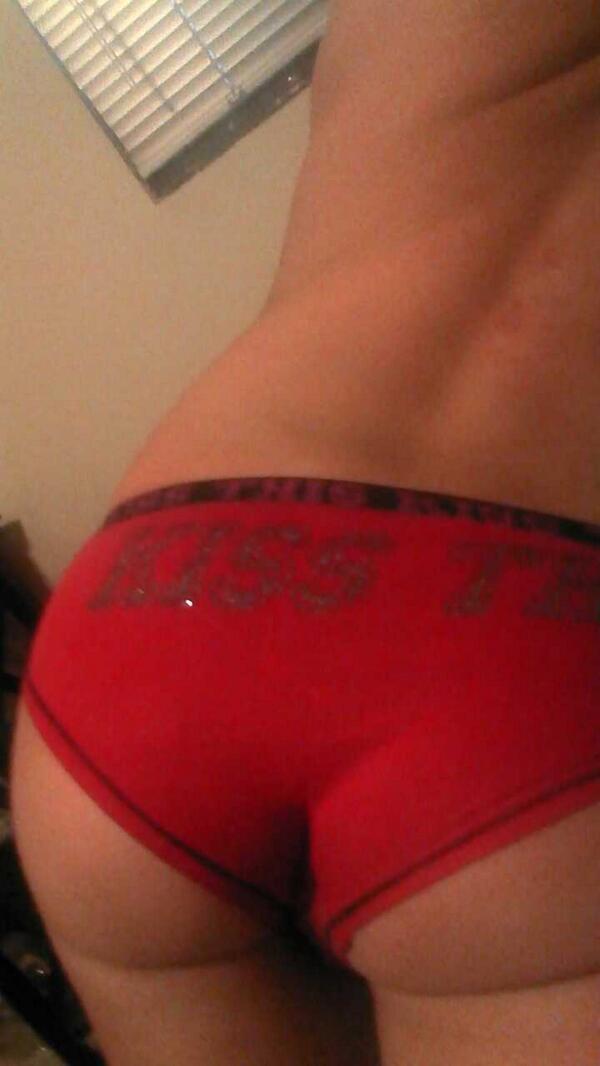RyleeRaye's tweet image. #kissthis #asspic #yourwelcome :)