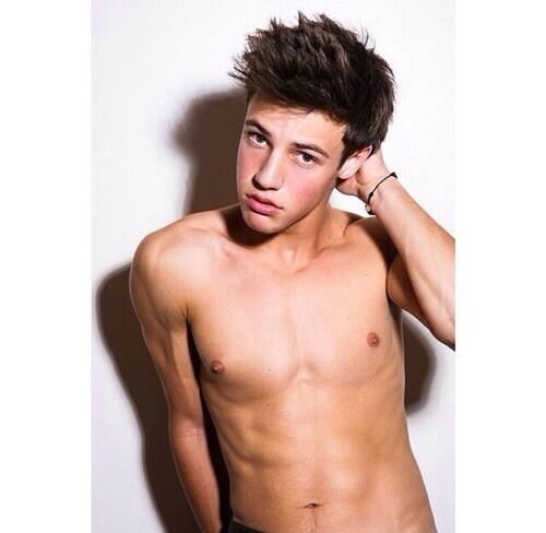 #mcm <a href="/strcngerz/">Cameron Dallas</a> 😍💕😘💜💖🌸✌️💁🙊