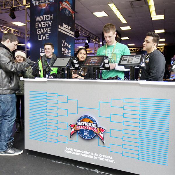 We’re helping fans make #TournamentDecisions across the country on National Bracket Day. Final Four picks?