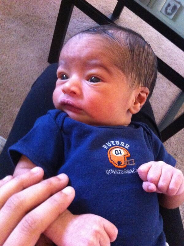 perrybaby95's tweet image. My little man has his eyes opened today! #firstchild #jaydendrake #myprince #myson #proudmommy #futurequarterback