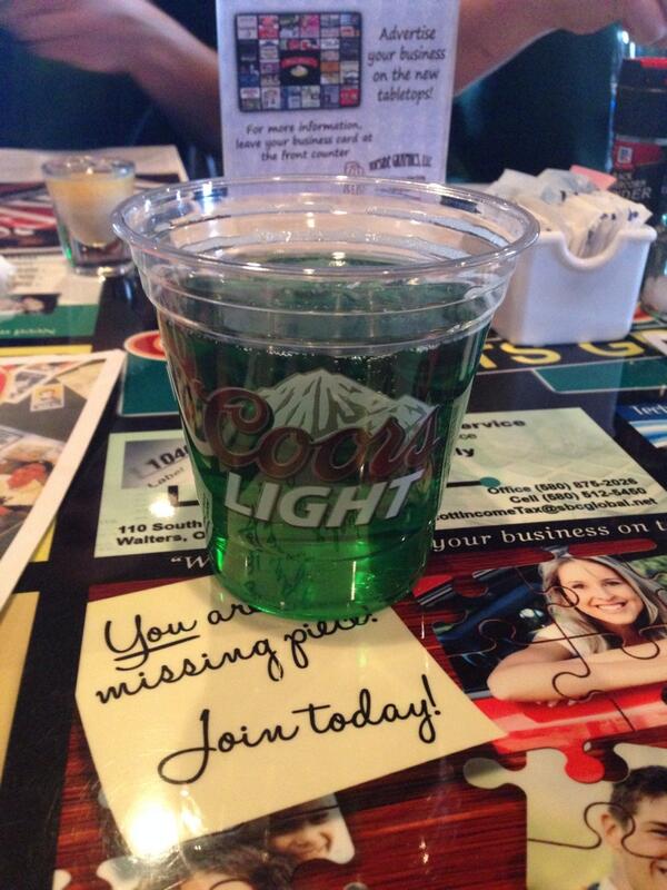 AREIDT_92's tweet image. Happy St Patricks day! #GreenBrew @stumpdaschwab5 @MWhite2327 #TwitterlessHendy