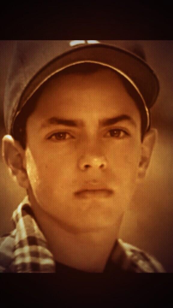 Lifepitcher's tweet image. My childhood #mcm goes out to Benny😍