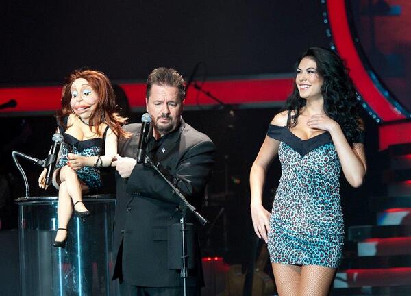 terryfator's tweet photo. VIKKI: It’s amazing. I’ve been at the Mirage w/ Terry since he started here in 2009 & I’m still the same age. #Fator5 http://t.co/vhYchh5MBS
