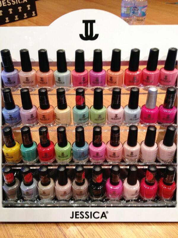 Anasofiapsihas's tweet photo. #felicidadtotal que @JessicaNailsMX venga a la editorial! 💅 http://t.co/fi93g0qizn
