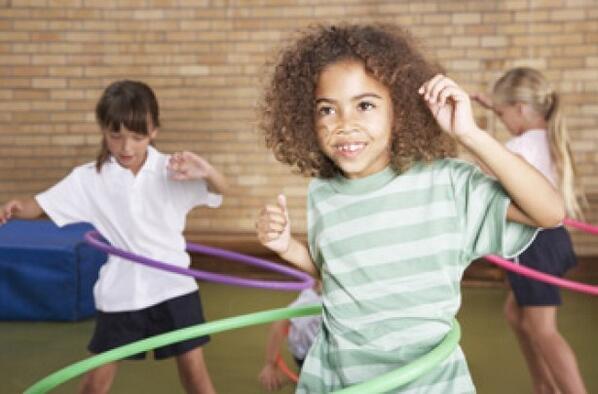 Hulahoopfit's tweet photo. Trae a tus pequeños y juntos:  Compartan un rato agradable, diviértanse, pónganse en forma, mejoren su coordinación. http://t.co/W92OWVAOSC