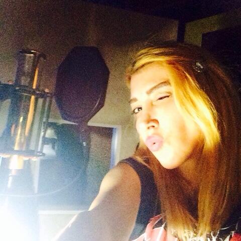 Ya ya ya ya yı seslendirdiğim mikrofonla,yine Mükemmel kayıtlar yaptık..Eeeene de olsa Tarkan'ın mikrofonu👍😻🐞💋🙏