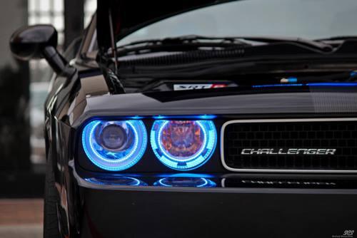 Dodge's tweet photo. Blue eyes have never looked so good. http://t.co/hzw0Vu3Okg http://t.co/d9WKV9Zc5A