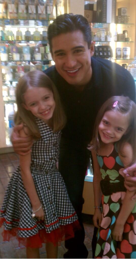 TheSohnSisters's tweet photo. @MarioLopezExtra The girls misses you! http://t.co/UyobzpNTmJ