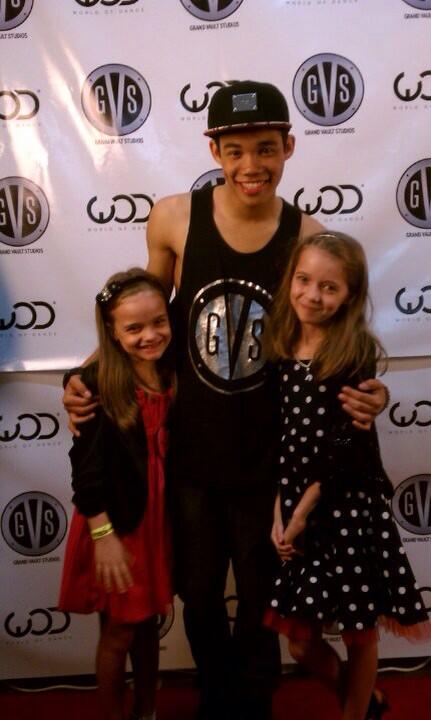 TheSohnSisters's tweet photo. Mykayla and sister Hannah with @Roshon at the opening of his dance studio. http://t.co/siInpqPrEG