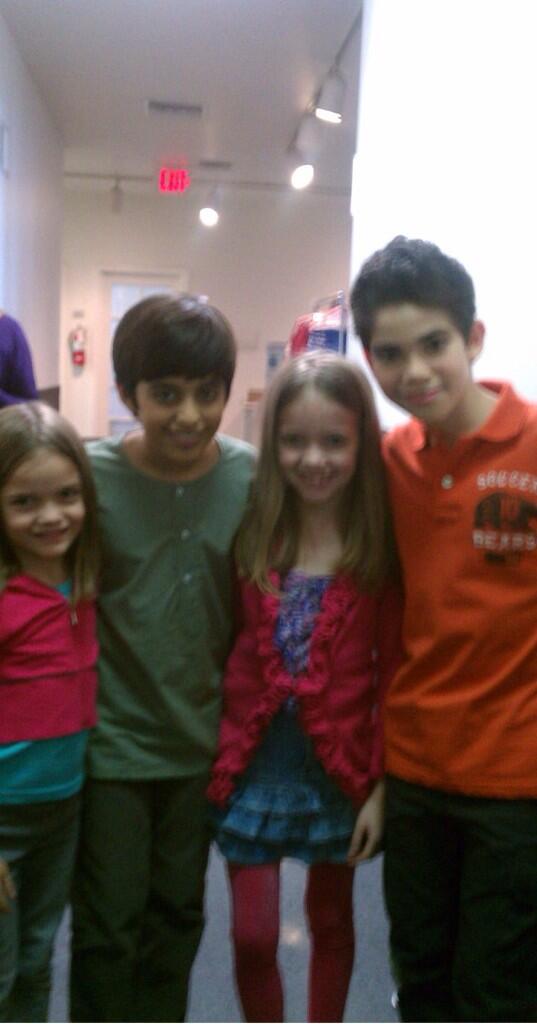 TheSohnSisters's tweet photo. Mykayla and sister Hannah on the set of Jessie. @TheCameronBoyce @TheKaranBrar http://t.co/XNKFGYD0aR