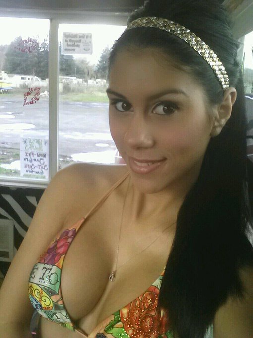 Tweet tweet! http://t.co/Pn8S18YPNG<a href="/tag/playboymodel"class="tags"><span>#playboymodel</span></a>