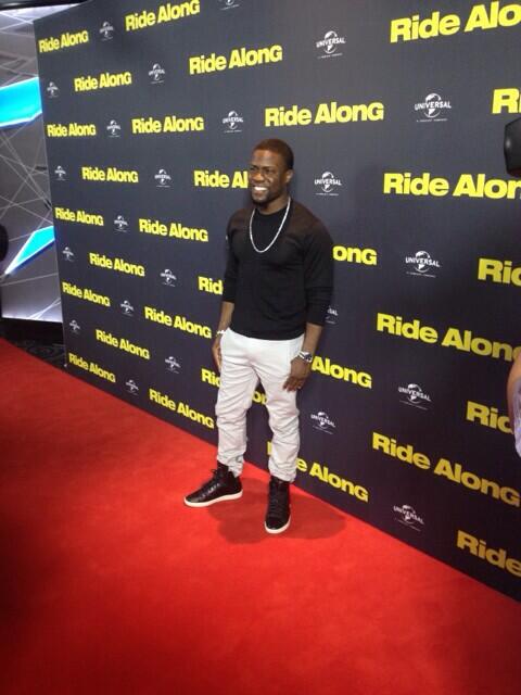 UniversalPicsAU's tweet photo. The man has arrived! #RideAlongWithKevin #RideAlong #Sydney @KevinHart4real http://t.co/Dw1vkKGZBP