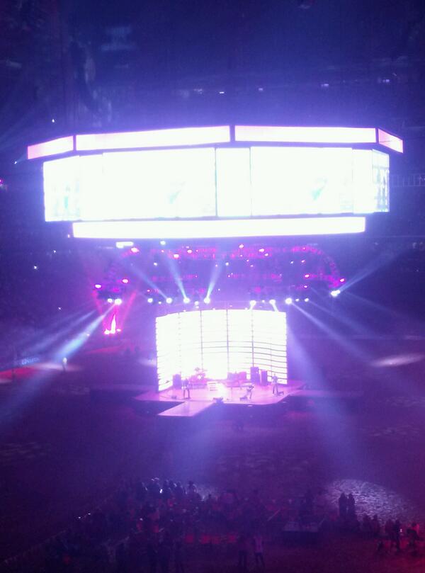 BuiltNotBought's tweet photo. 2 years ago, during Crazy Girl by @EliYoungBand  @RODEOHOUSTON , my husband proposed,  back tonight!! http://t.co/UHSNif5PKu