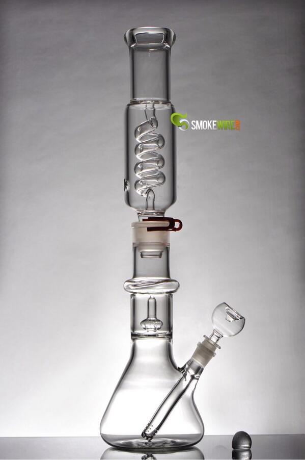 ChillBongs's tweet photo. Glass Bongs will always be a favorite 👌 http://t.co/uiRfygYWqA