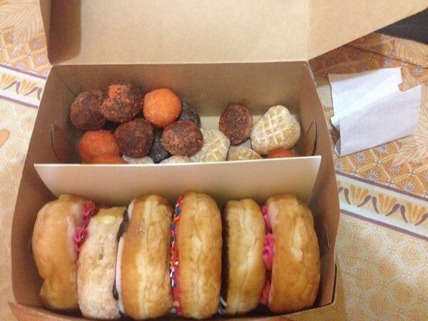 hans080212's tweet photo. Stress Reliever! <3
#DunkinDonuts http://t.co/y1jpwU5WfM