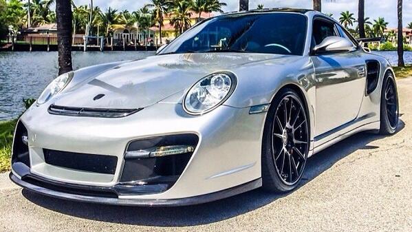 SportCar_Nation's tweet photo. Porsche Turbo http://t.co/Pza7Mi4Im4