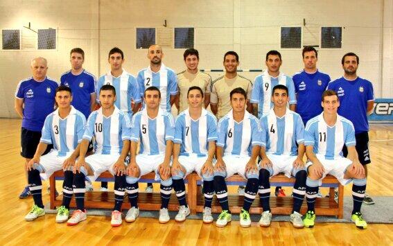 adostoquesfut's tweet photo. La foto oficial del plantel argentino de cara a los Juegos Odesur @Stgo2014  via @futsalafa http://t.co/H9YYBo9D3N