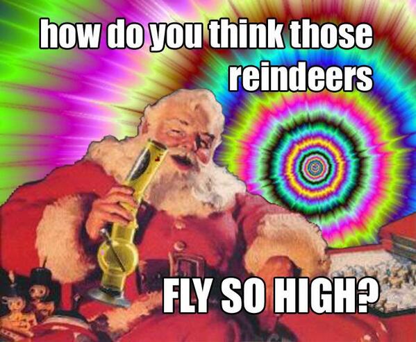 ChillBongs's tweet photo. Santa knows what's up 🎅 http://t.co/EtbWnnfgUZ