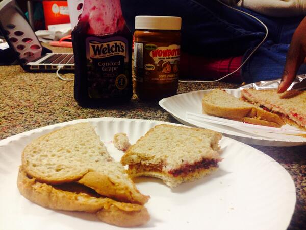 stinaemre's tweet image. me and @AmmieKae first PB&amp;amp;J!😋 #livechanging #allergyprobs