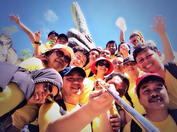 RiriDhani's tweet photo. We are number one!! Udah didukung sama patung as the background hihi @scac_2014 #group1 #scac2014 http://t.co/FZqe75XhvO