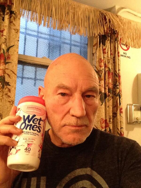 UsVsTh3m's tweet photo. Celebrities line up to mock David Cameron’s *serious on the phone to Obama face* selfie http://t.co/HeBcIdP7rS http://t.co/sQMY6GQaoj