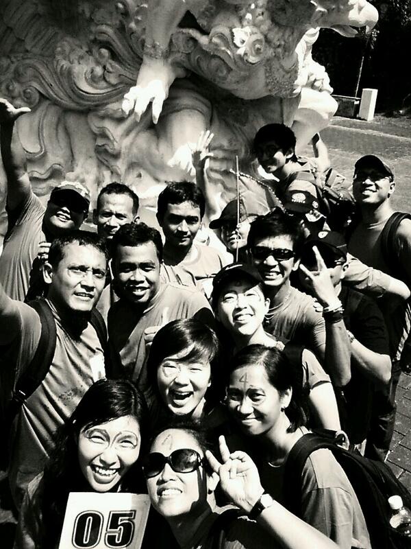 daustch's tweet photo. #group5 fades in black and white in front of GWK statue, winning together @scac_2014 !! http://t.co/WpTFtlU8uF