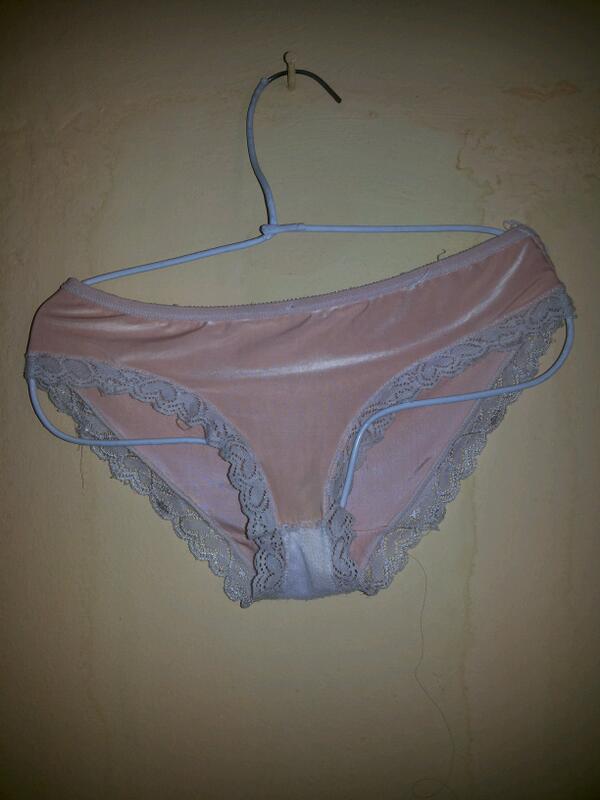 CD wanita (@andikha004) on Twitter photo 