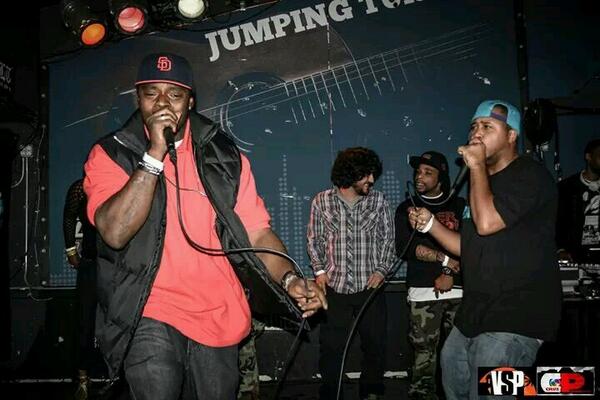 1Problumz's tweet photo. Going HAM!!!! PROBLUMz @Jumping Turtle # REALTALK #artist #entertainment #stageshow #jumpingturtle #independent http://t.co/e38v7Axbjk