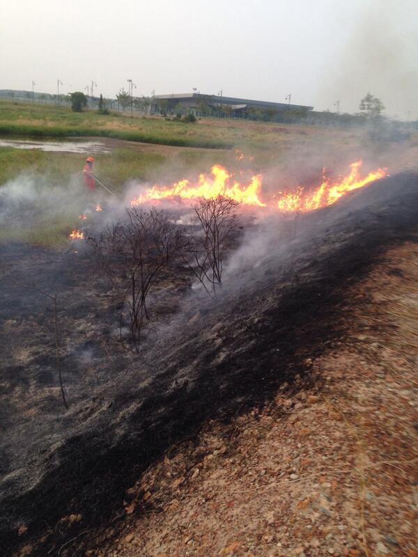 mohdnuralif1's tweet photo. Terbakar lagi http://t.co/ZYUwBVXT2x