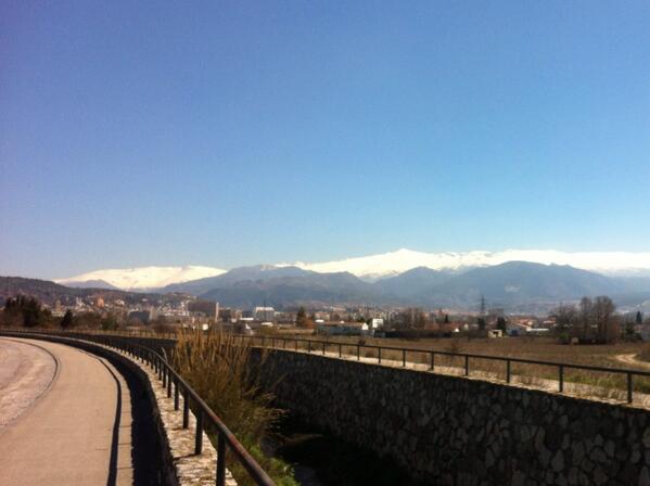 JuliaGaro's tweet photo. Running al solecito granaino, mas bonita no la hay!! http://t.co/hmPnCdpDQG