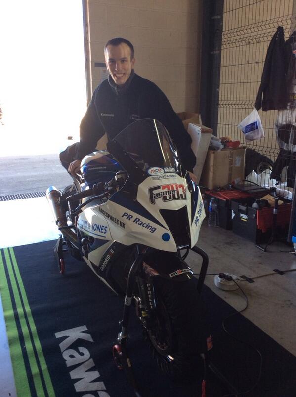 OfficialBSB's tweet photo. From pitlane here at Cartagena - @keithfarmer303 with PR Kawasaki http://t.co/XeVACkTAeg
