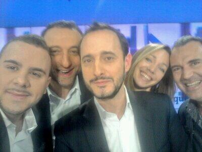 La team #Àvosmarques <a href="/bfmbusiness/">BFM Business</a> a son #Selfie avc Charlotte, <a href="/ddauba/">David Dauba</a> <a href="/vpothain/">Valéry Pothain</a> &amp; <a href="/ftapiro/">Frank Tapiro</a>. Rendez-vous dimanche :-)