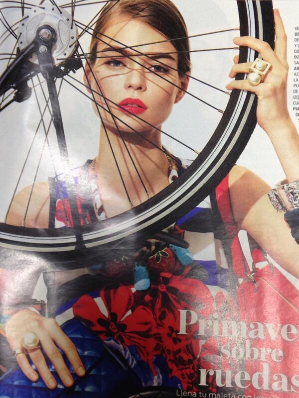 vsestilista's tweet photo. Aquí va otra muestra de los must de la temporada @marsaura @CHANEL !! http://t.co/kTuOF4ZiSY