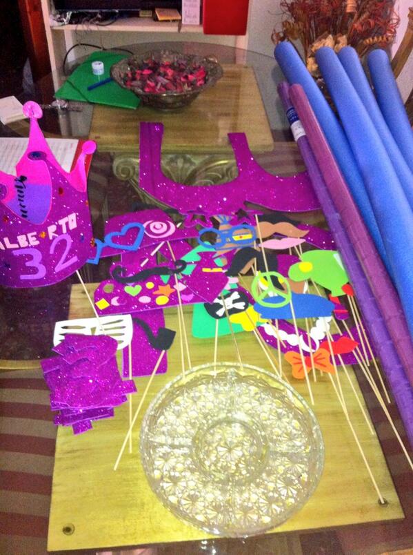 AlesssPorras's tweet photo. #preparativos #cumple #sorpresa #alberto #nervios #aiaiaiai #meencanta http://t.co/6A3QqYYbA1