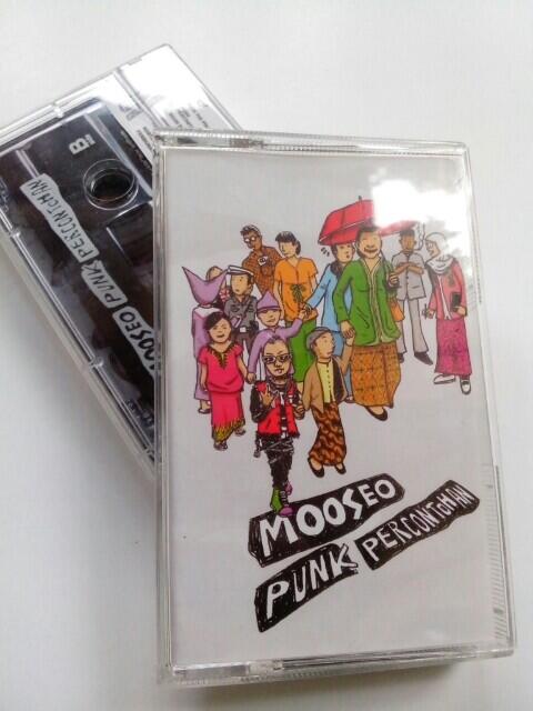 MOOSEO "Punk Percontohan" tapes | 20rb | 089621347606 | #EternalTapes  fb.me/31udAIvtX