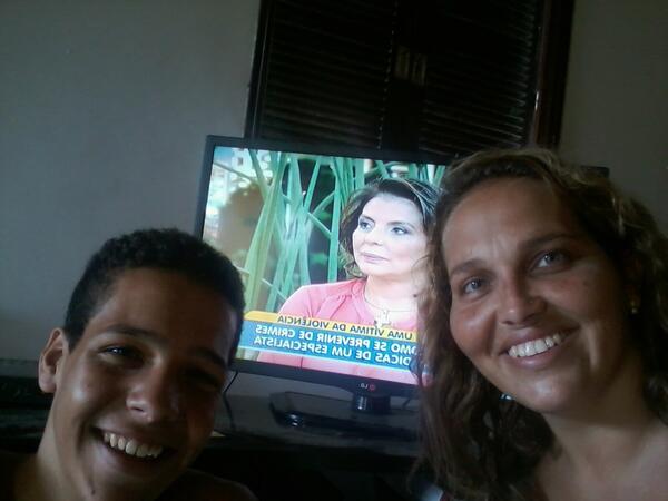 Perfeiio's tweet photo. @pgmhojeemdia #hojeemdia http://t.co/hLTwRYZrS1 Hoje em dia de manhã ♥
