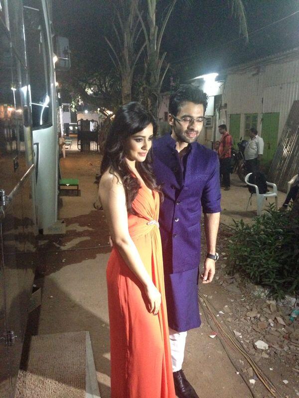 boxofficekaboss's tweet photo. Awesome click #youngistaan @jackkybhagnani @Officialneha ..
 http://t.co/VFuCQWAPSV