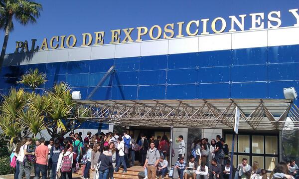 AcademiaOptima's tweet photo. Gran afluencia de Público al Palacio de Congresos  #Estepona al #salonemprendimiento organizado por @JuventudEstepon http://t.co/ZqzCdATInu