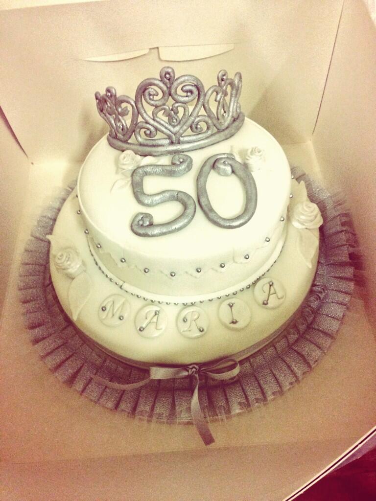 Davide Carv Auf Twitter La Torta Di Compleanno Per Mia Mamma Bellissima Torta 50 Anni Inritardissimo Ma Non Sapevo Cosa Fare Http T Co Eddllnt5fp