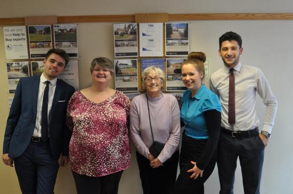 shepherdshod's tweet photo. A #happy vendor dropping off her keys for #completion today. GOod lucks with the move from all at Shepherds http://t.co/kzBGEJDcln