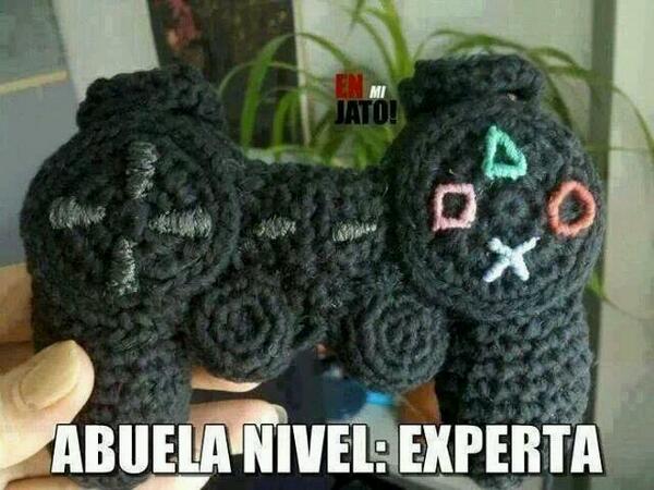 el_reyle's tweet photo. Las abuelas son increíbles, las cosas que pueden llegar a hacer. @revisplaymania @PlayStationES #PS4 #ps3 http://t.co/nSO08Pd1oh