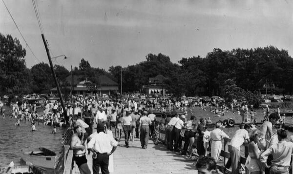 bManSays's tweet photo. The #Rondeau government dock, back when parks were for people too. http://t.co/urWu3K5nLY