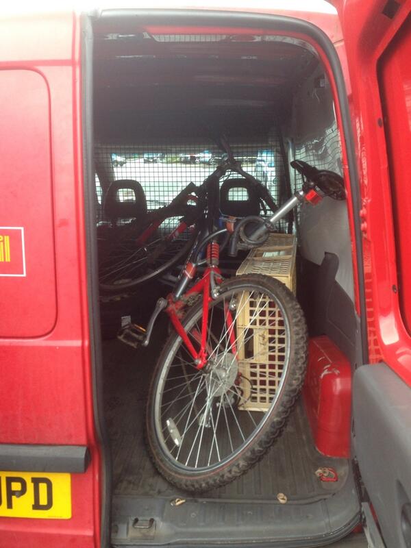 Bashy0101's tweet image. Got my local postie to deliver my bike to the local repair shop for a service. #firstclassdelivery 👍