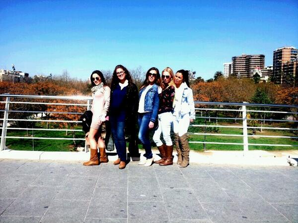 ElenaPascualJua's tweet photo. Un divermatí en les meues divines #mascleta #estaistobuenas @Mireia_Barrera @vsscss http://t.co/mmHanrXncQ