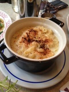 runthis99's tweet photo. 7 cheese macaroni @SKBSoho Keeping up the #fuel for my early morning run tomorrow #extramile http://t.co/PO6TP69rWO