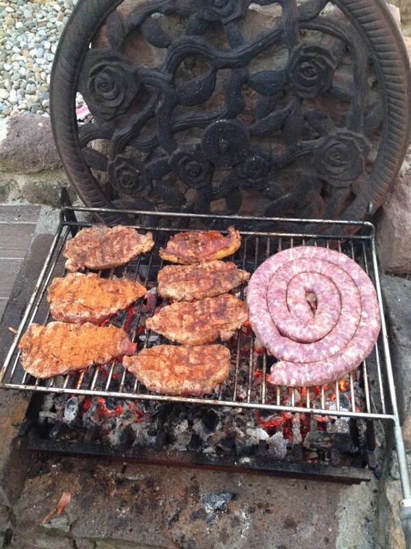 Lekker braaivleis in Toulon. Nuwe boerewors is op die kole. Blessings.