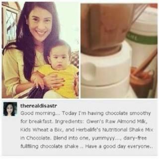 Dian satro dan baby jg sarapannya sma shake herbalife.. wihii :D ibu cerdas tau makanan terbaik untuk keluarganya <3