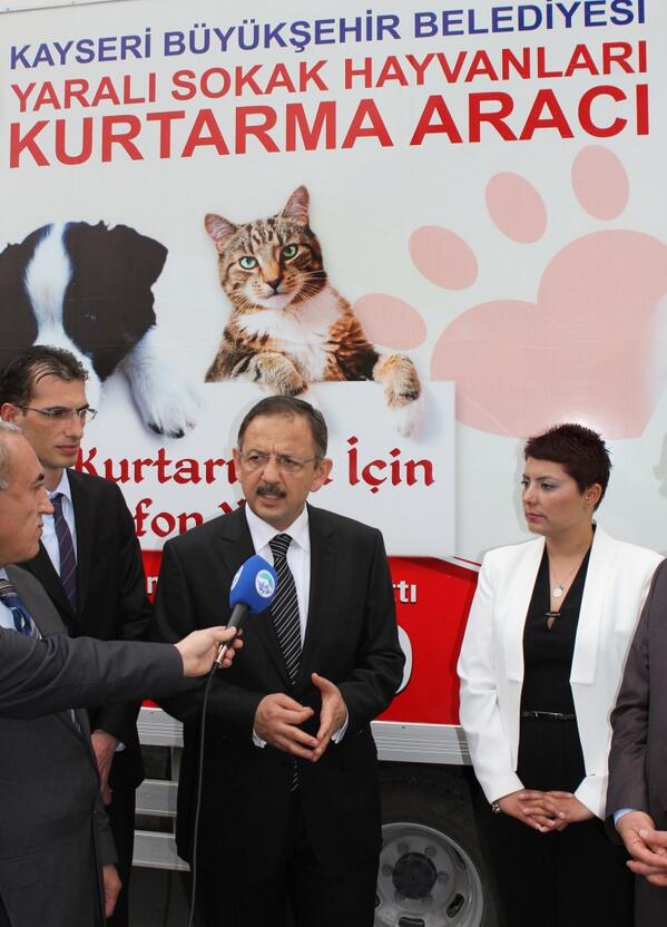 mehmetozhaseki's tweet photo. Yaralı sokak hayvanlarını kurtarma aracımız ve telefon hattımız hizmet vermeye başladı. http://t.co/ZVU26wYcDr