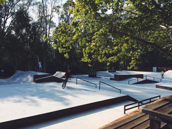 YBFplaza's tweet photo. The sun is out! Where are you? Pull in for afternoon/evening session. http://t.co/fIEmIOKlLl