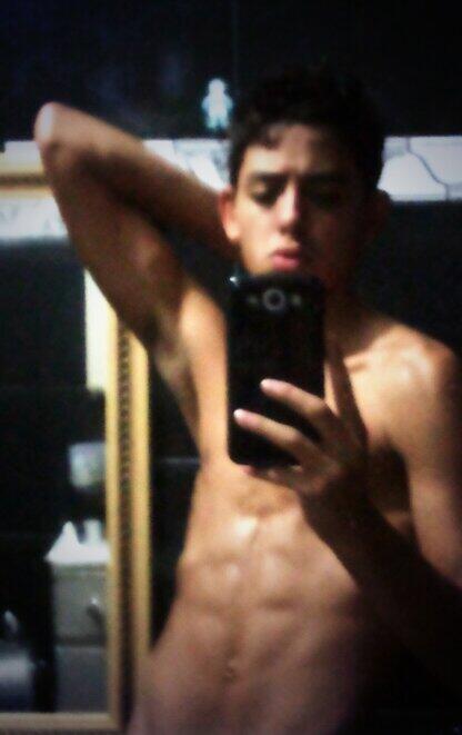 JanisonRs's tweet photo. Boa noite pra quem ta acordado.. http://t.co/0XjpFUCF5q